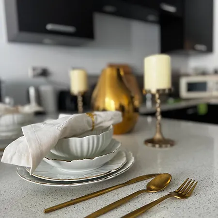 Entire Luxurious Flat In Beckton Excel Netflix & Free Wifi *