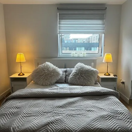 Apartment Entire Luxurious Flat In Beckton Excel Netflix & Free Wifi *