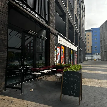 Entire Luxurious Flat In Beckton Excel Netflix & Free Wifi *
