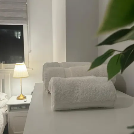 Entire Luxurious Flat In Beckton Excel Netflix & Free Wifi Apartment