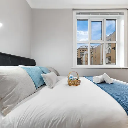 Stylish 1 Bed Canary Wharf - Perfect For Corporate & Tourists *