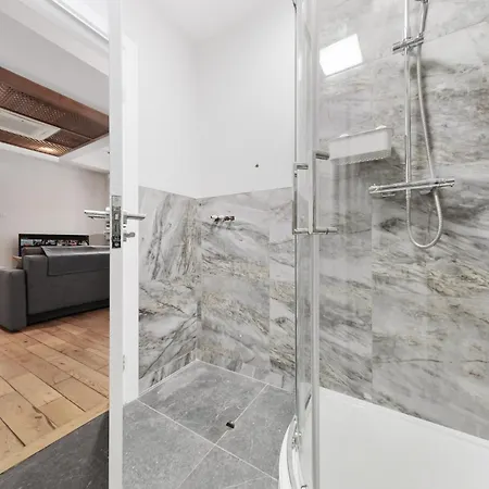 Stylish 1 Bed Canary Wharf - Perfect For Corporate & Tourists *
