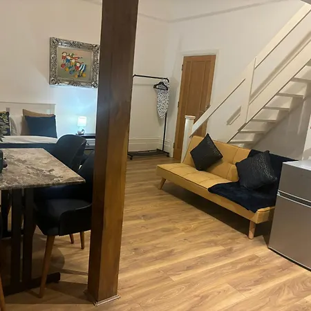 Zee Homes W6 *