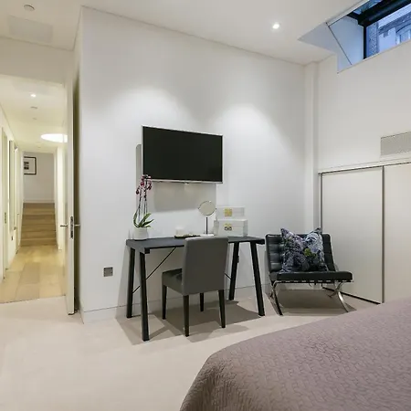 Urban Chic - Chiltern And Baker Apartment *