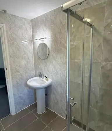 Ustay Fulham Apartment