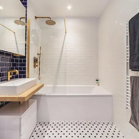 New Luxury 2 Bed *