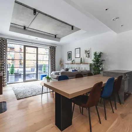 New Luxury 2 Bed Apartment *