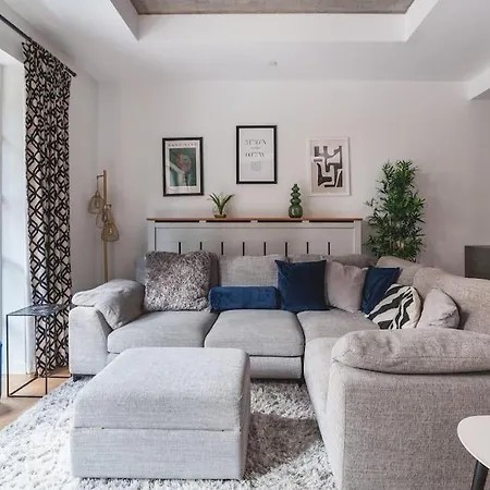 New Luxury 2 Bed Apartment *