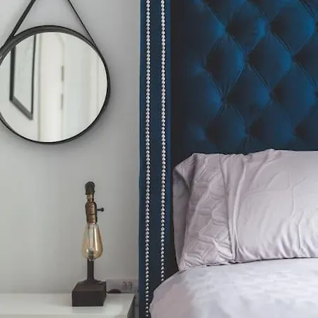 New Luxury 2 Bed Apartment