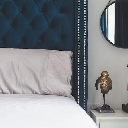 Apartment New Luxury 2 Bed London