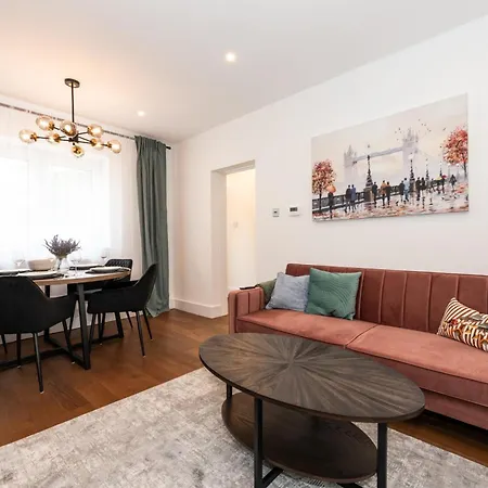 Stylish & Elegant 2-br Flat In Greenwich Apartment London