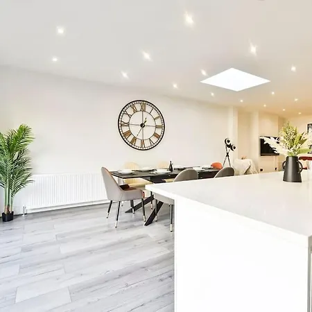 House With Garden Next Wembley Stadium Free Parking * London