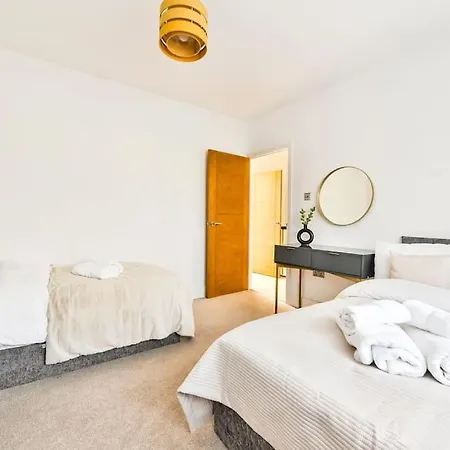 Apartment House With Garden Next Wembley Stadium Free Parking London