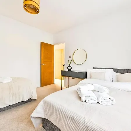 House With Garden Next Wembley Stadium Free Parking Apartment *