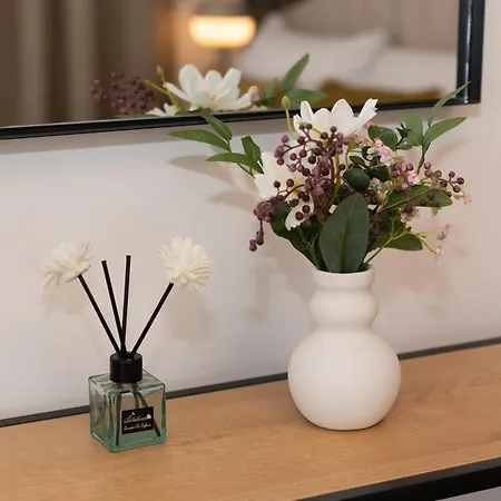 Stylish & Elegant 2-br Flat In Greenwich *