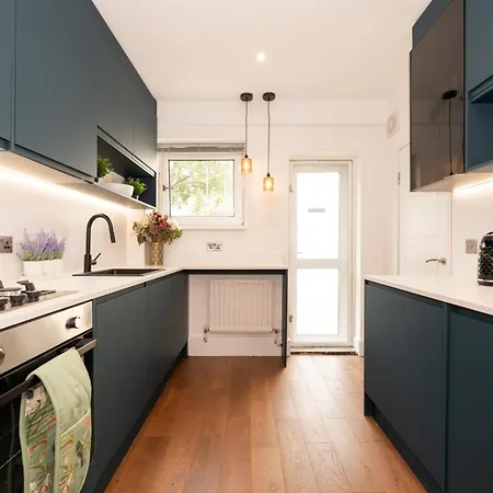 Stylish & Elegant 2-br Flat In Greenwich