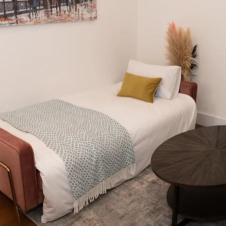 Stylish & Elegant 2-br Flat In Greenwich *
