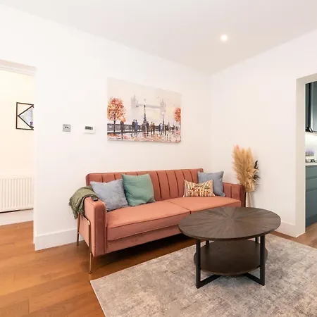 Stylish & Elegant 2-br Flat In Greenwich *