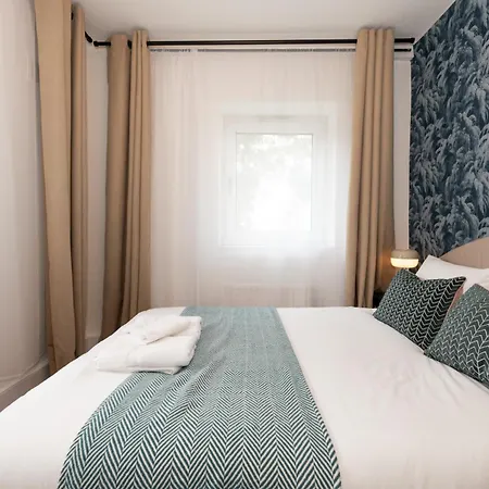 Stylish & Elegant 2-br Flat In Greenwich Apartment
