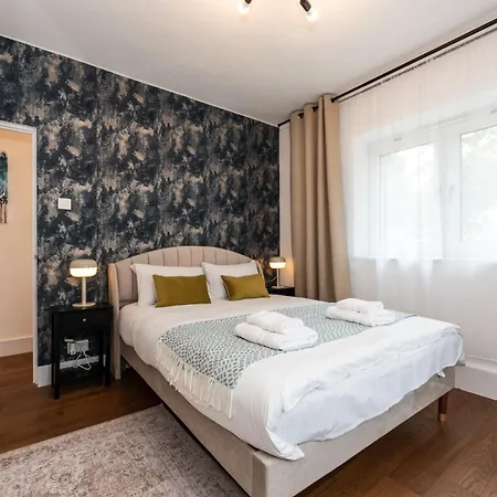Apartment Stylish & Elegant 2-br Flat In Greenwich *