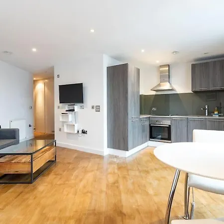Apartment Trendy East Art73 London