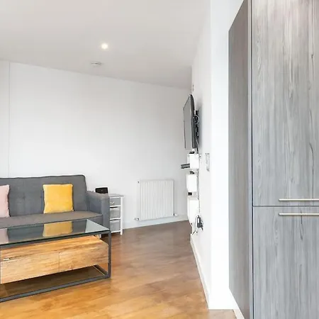 Apartment Trendy East Art73