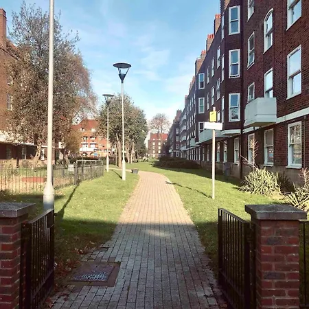 Apartment Two Bedroom Flat In Stoke Newington London