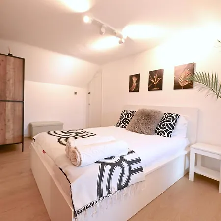 Umodzi House- Luxurious 3 Bedroom Apartment London