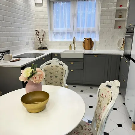 Fulham Lux Apartment