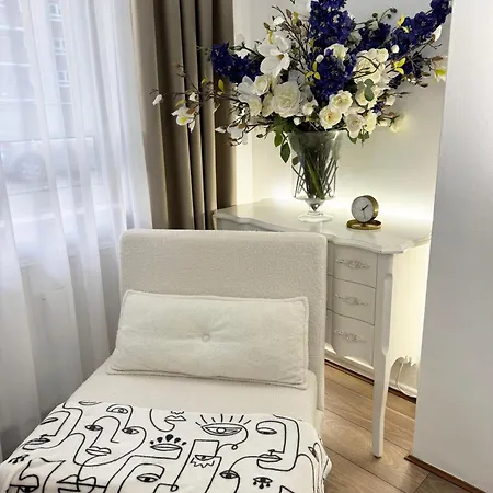 Fulham Lux *