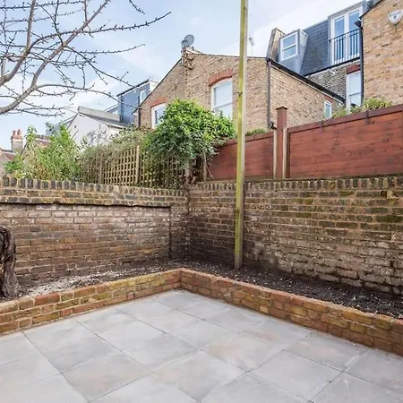 3 Bed Flat In Hammersmith Close To Underground