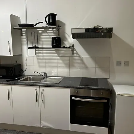 Manor Apartment *