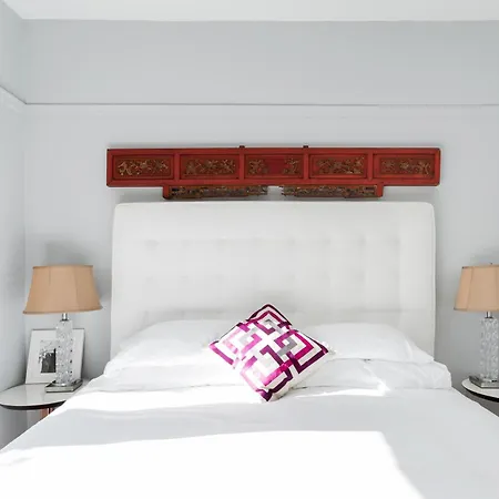 Octagon Row Apartment *