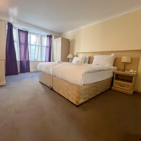 Hertford Court Apartment *