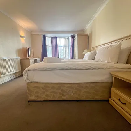 Hertford Court Apartment *