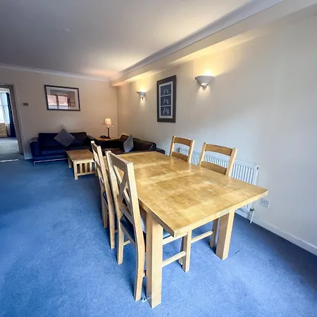 Hertford Court Apartment