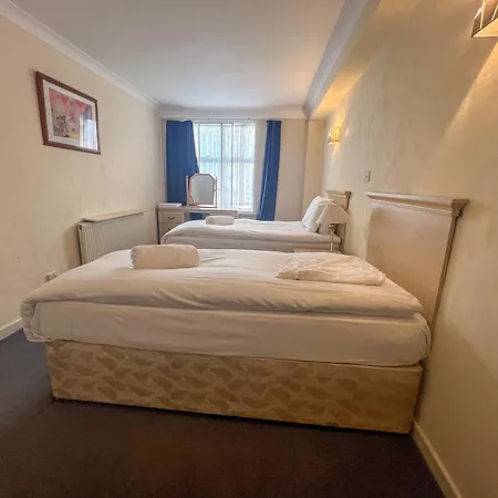 Hertford Court Apartment *