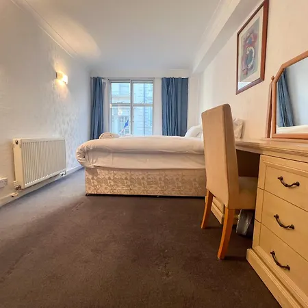 Apartment Hertford Court *