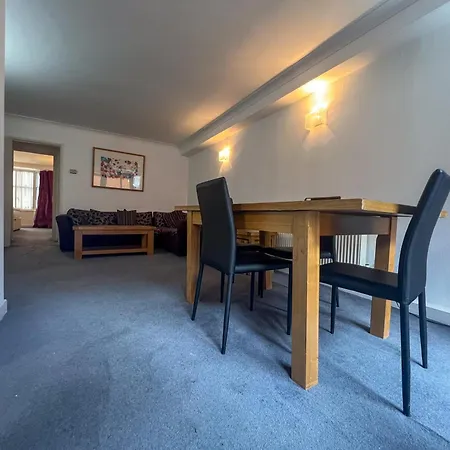 Hertford Court Apartment