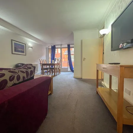 Hertford Court Apartment *