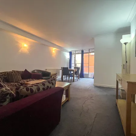 Hertford Court Apartment *