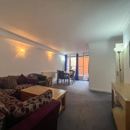 Hertford Court Apartment