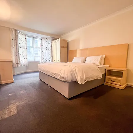 Hertford Court * London