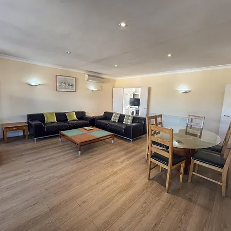 Hertford Court Apartment