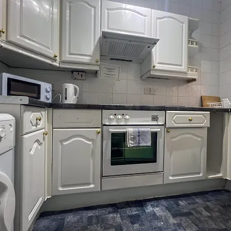 Apartment Hertford Court London