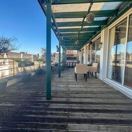 Apartment Hertford Court London
