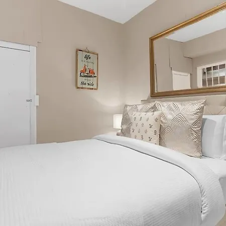 Elegant 2 Bedroom Flat In Prime *