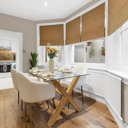 Apartment Elegant 2 Bedroom Flat In Prime London