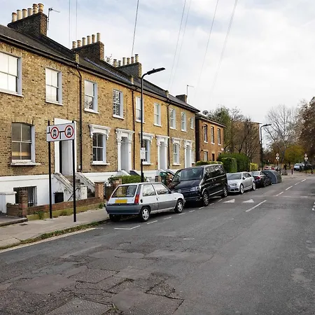 Veeve - The Fields Family Retreat Holiday home London