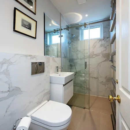 Veeve - Chiswick Victorian Gem London